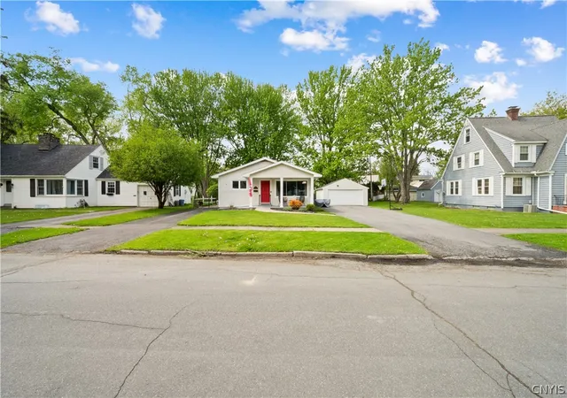 Homes for sale in Utica, NY | 2610 Dunham Rd, Utica, NY 13501 | MLS# S1680744