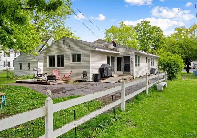 Homes for sale in Utica, NY | 2610 Dunham Rd, Utica, NY 13501 | MLS# S1680744