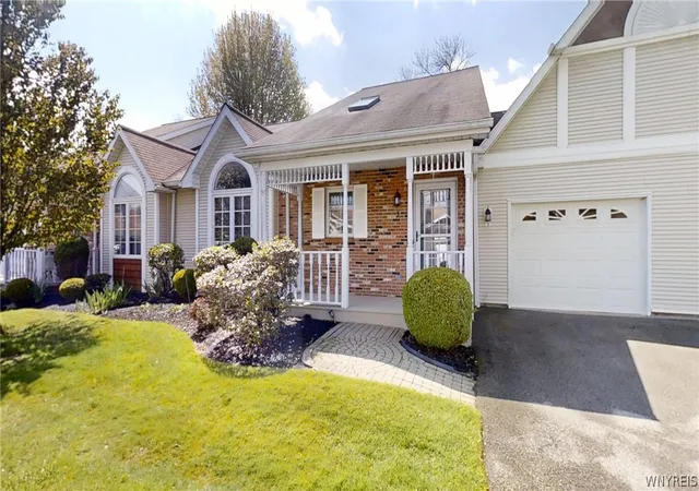 Homes for sale in Amherst, NY | 3 Birdwalk Ln, Amherst, NY 14221 | MLS# B1680073
