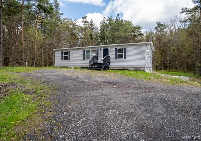 Homes for sale in Ellicottville, NY | 7784 Irish Hill Rd, Ellicottville, NY 14171 | MLS# B1680625
