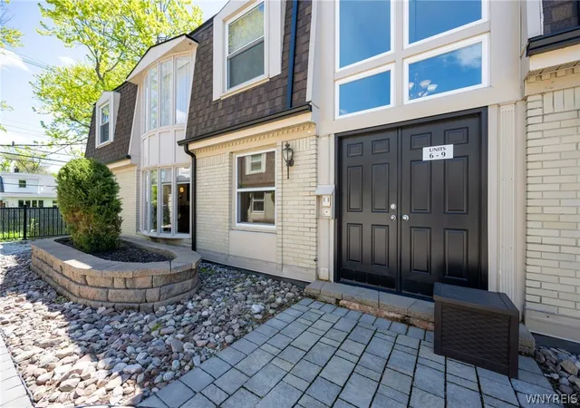 Homes for sale in Amherst, NY | 32 Bernhardt Dr #6, Amherst, NY 14226 | MLS# B1680755