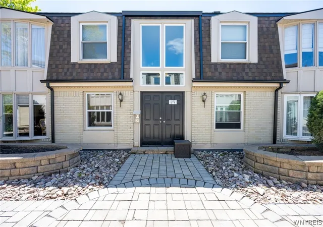 Homes for sale in Amherst, NY | 32 Bernhardt Dr #6, Amherst, NY 14226 | MLS# B1680755