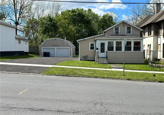 Homes for sale in Syracuse, NY | 1509 1st North St, Syracuse, NY 13208 | MLS# S1680405