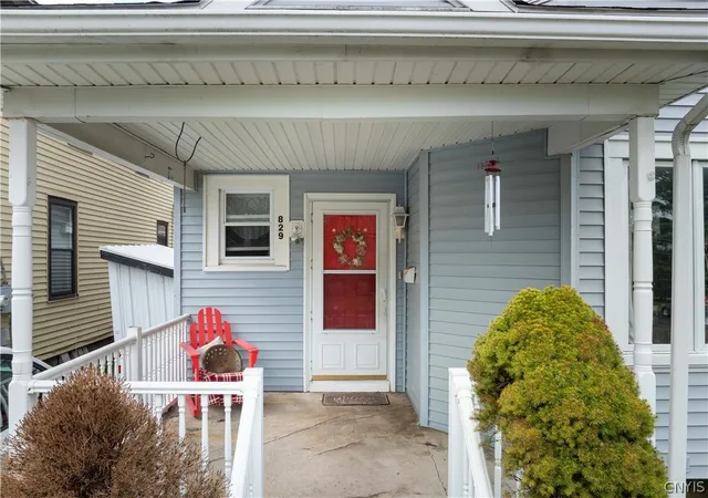 Homes for sale in Fulton, NY | 829 Oneida St, Fulton, NY 13069 | MLS# S1681303