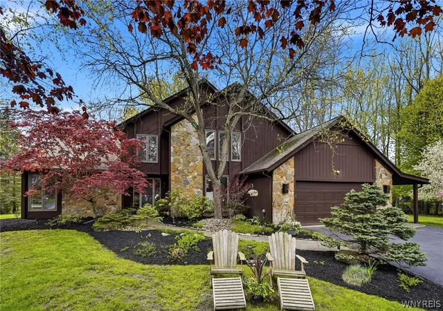 1st image of 2 Chicory Ln, East Amherst, NY 14051 | MLS# B1680853