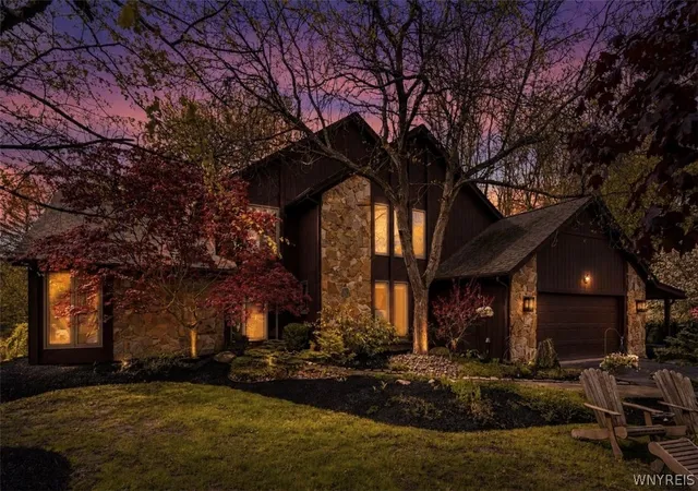 2nd image of 2 Chicory Ln, East Amherst, NY 14051 | MLS# B1680853