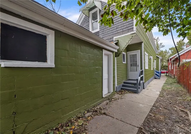 Homes for sale in Buffalo, NY | 347 Bristol St, Buffalo, NY 14206 | MLS# B1681384