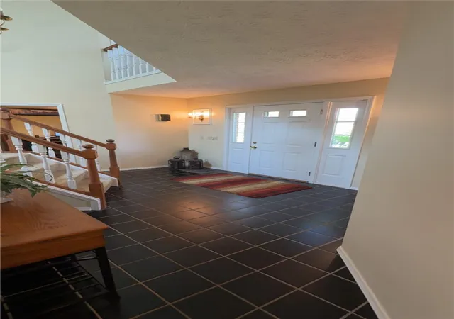 4th image of 125 Jersey Black Cir, Greece, NY 14626 | MLS# R1680928