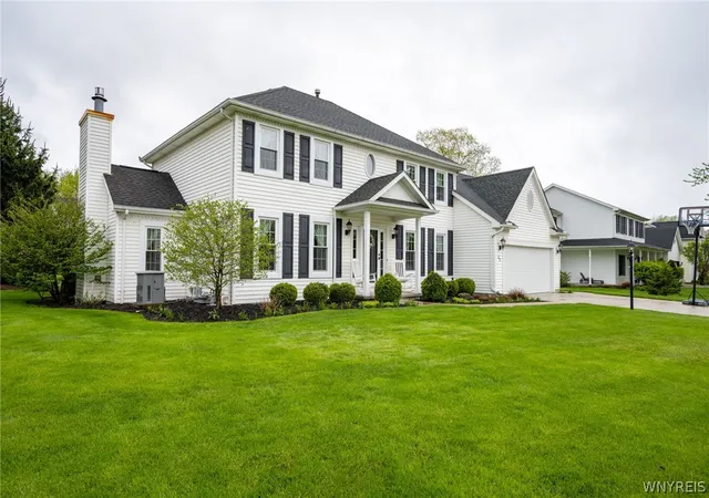 3rd image of 35 Pinyon Dr, Orchard Park, NY 14127 | MLS# B1680751