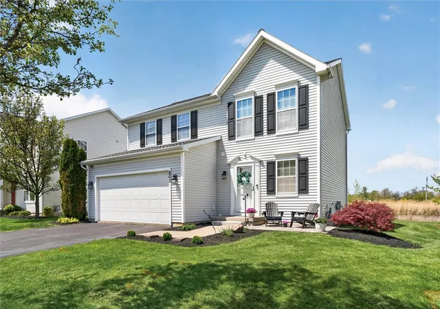 2nd image of 865 Surrey Hill Wy, Rochester, NY 14623 | MLS# R1679393