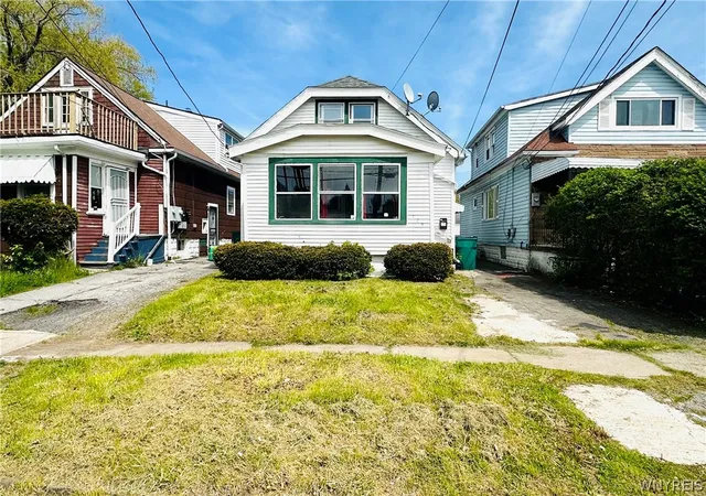 Homes for sale in Buffalo, NY | 129 Clarence Ave, Buffalo, NY 14215 | MLS# B1681421