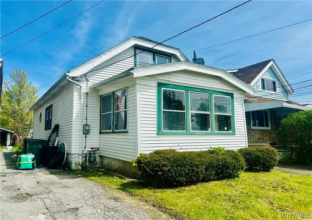 Homes for sale in Buffalo, NY | 129 Clarence Ave, Buffalo, NY 14215 | MLS# B1681421