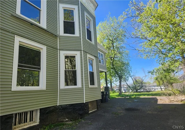 3rd image of 264 Furman St, Syracuse, NY 13205 | MLS# S1681444