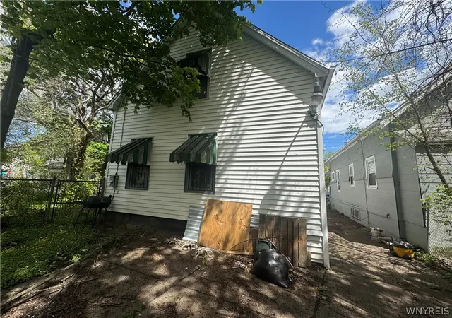Homes for sale in Buffalo, NY | 282 Stevens Ave, Buffalo, NY 14215 | MLS# B1681176