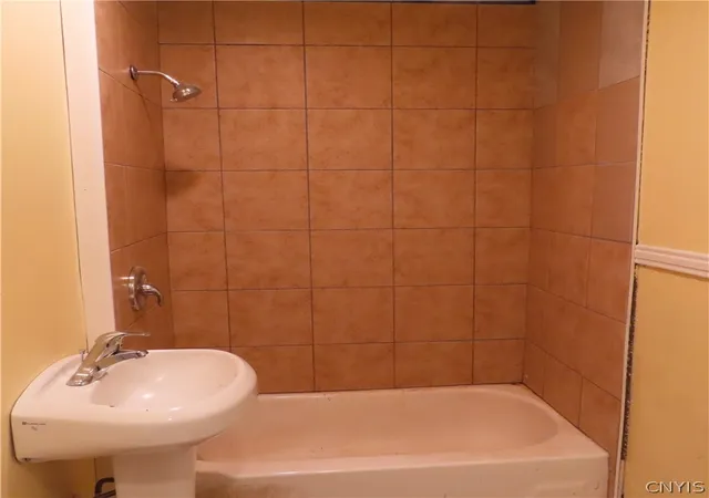 5th image of 1910 Lodi St, Syracuse, NY 13208 | MLS# S1680640