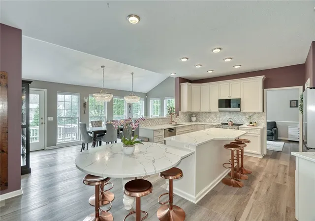 3rd image of 15 Dickinson Xing, Perinton, NY 14450 | MLS# R1681408