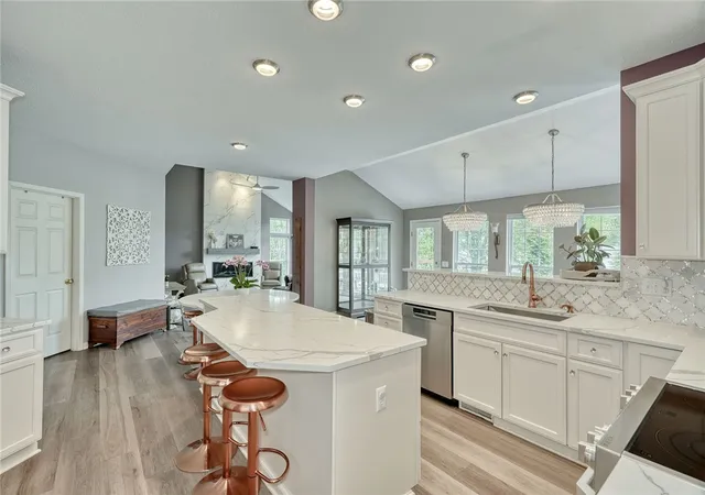 4th image of 15 Dickinson Xing, Perinton, NY 14450 | MLS# R1681408