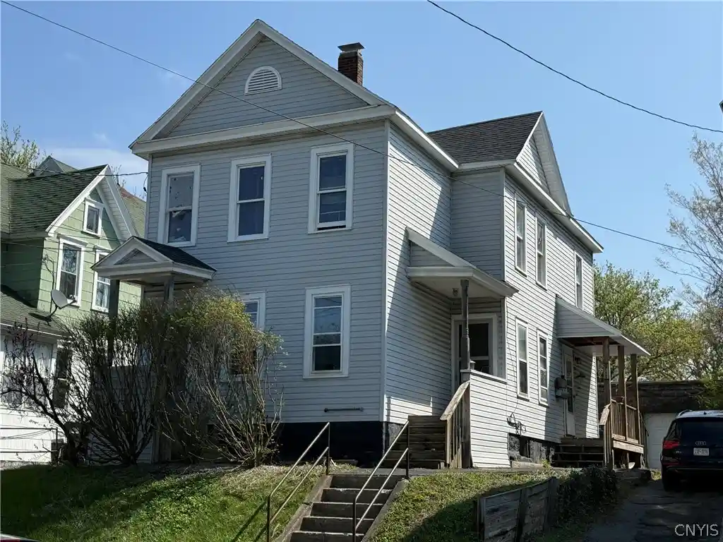 Photo 1 of Single family home for sale at 920 Oak St, Syracuse, NY 13203 | MLS# S1680893 | Listing updated on 2026-05-13