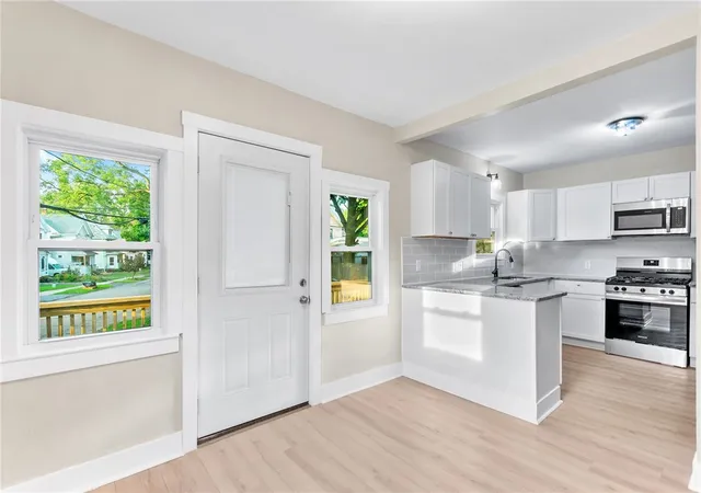 4th image of 994 Atlantic Ave, Rochester, NY 14609 | MLS# R1681487