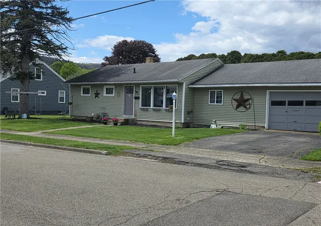 2nd image of 227 Kingsbury Ave, Corning, NY 14830 | MLS# R1681319