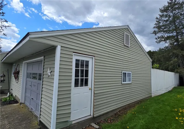 4th image of 227 Kingsbury Ave, Corning, NY 14830 | MLS# R1681319