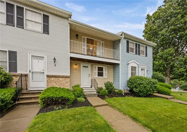 1st image of 3 Southfield Dr, Webster, NY 14580 | MLS# R1681382