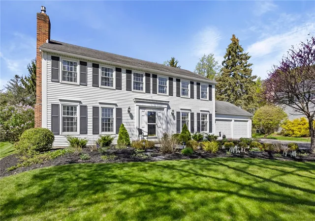 2nd image of 14 Summit Oaks, Pittsford, NY 14534 | MLS# R1681201