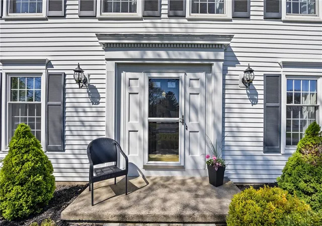 4th image of 14 Summit Oaks, Pittsford, NY 14534 | MLS# R1681201