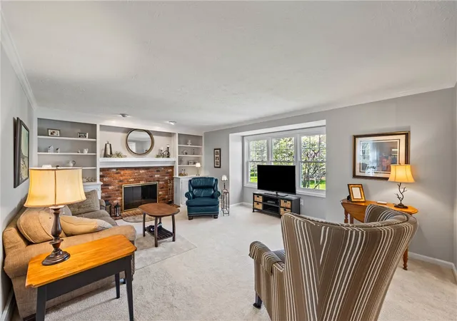 5th image of 14 Summit Oaks, Pittsford, NY 14534 | MLS# R1681201