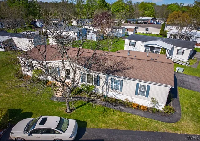 Homes for sale in New Hartford, NY | 12 Waterwheel Cir, New Hartford, NY 13413 | MLS# S1680875