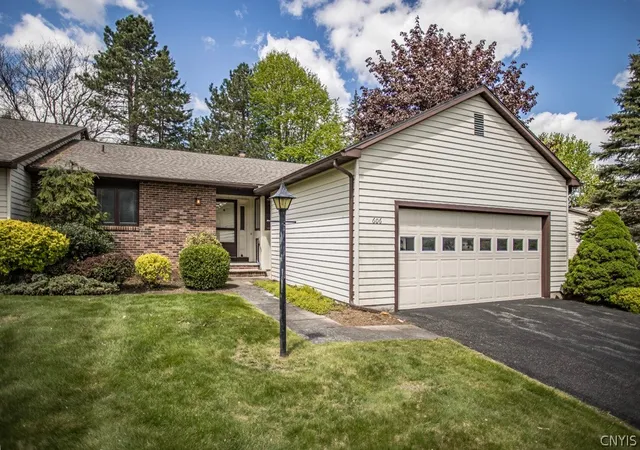 Homes for sale in Manlius, NY | 606 Kimry Moor, Manlius, NY 13066 | MLS# S1676696
