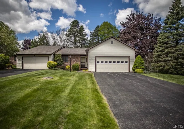 Homes for sale in Manlius, NY | 606 Kimry Moor, Manlius, NY 13066 | MLS# S1676696