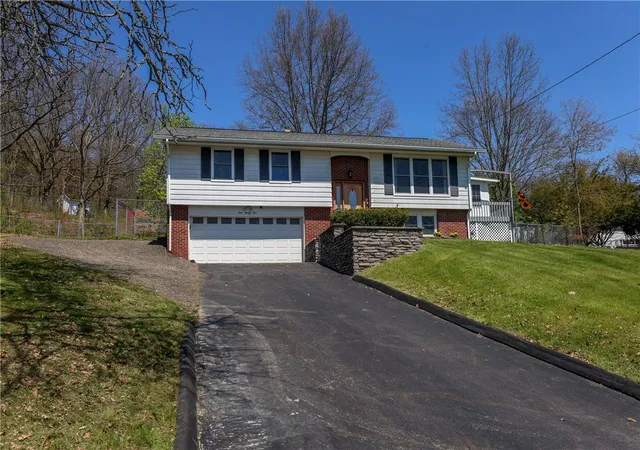 Homes for sale in Horseheads, NY | 125 Bradley Ct, Horseheads, NY 14845 | MLS# R1679365