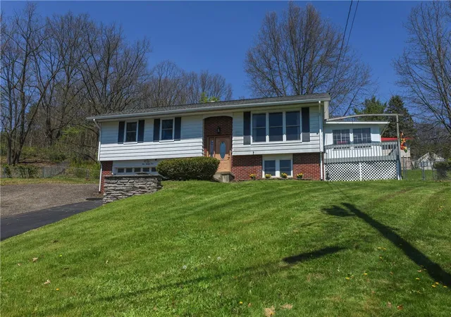 Homes for sale in Horseheads, NY | 125 Bradley Ct, Horseheads, NY 14845 | MLS# R1679365