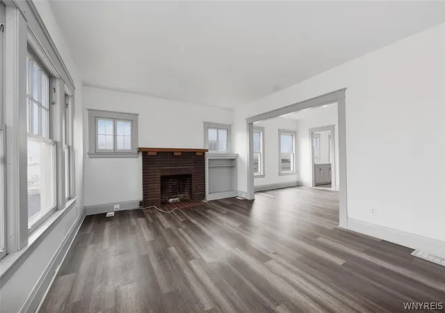 Homes for sale in Niagara Falls, NY | 443 5th St, Niagara Falls, NY 14301 | MLS# B1681252