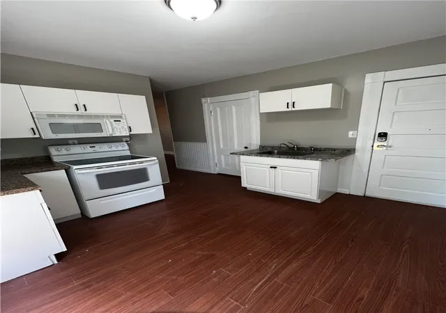 Photo 5 of Sale Pending at 188-190 Charlotte St #188, Rochester, NY 14607 | MLS# R1677355 | Listing updated on 2026-07-17