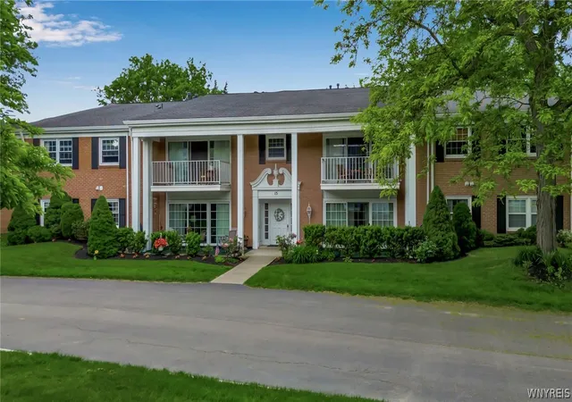 2nd image of 15 Hickory Hill Rd #E, Buffalo, NY 14221 | MLS# B1678859