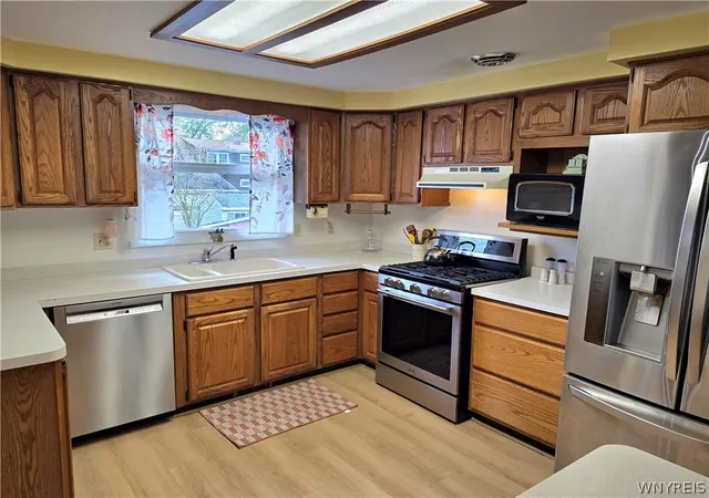 2nd image of 636 Evergreen Dr, Tonawanda, NY 14150 | MLS# B1681168