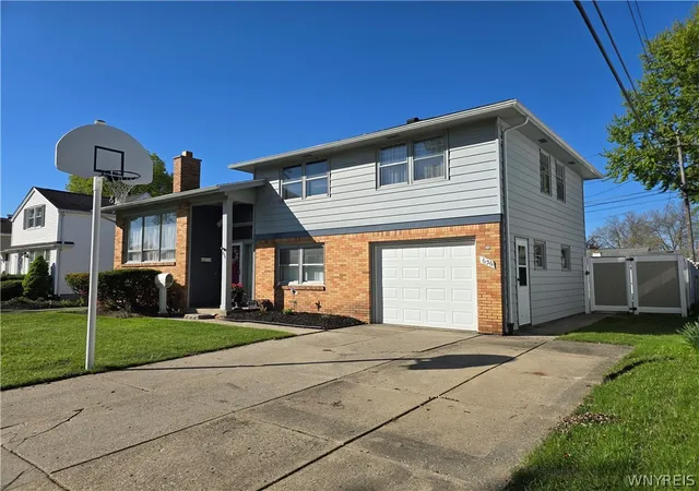 32nd image of 636 Evergreen Dr, Tonawanda, NY 14150 | MLS# B1681168