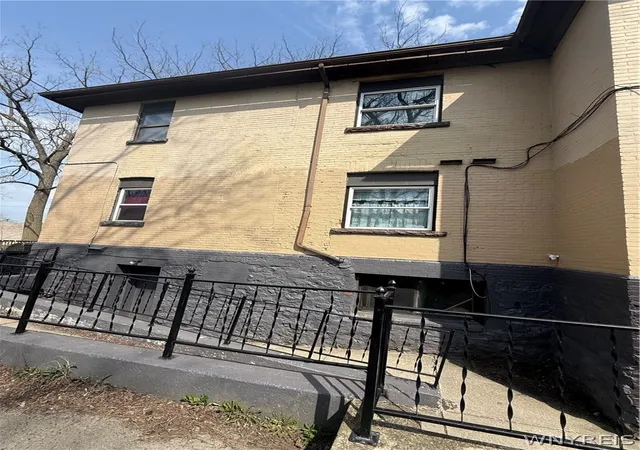 Listing Photo 4 - Condo for sale in building located at 1028 S Ave, Niagara Falls, NY 14305