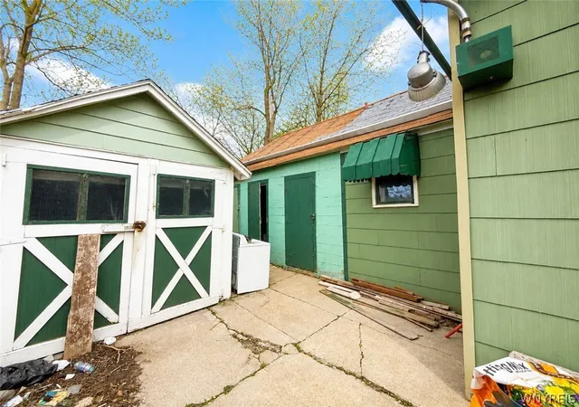 Homes for sale in Buffalo, NY | 218 Coit St, Buffalo, NY 14212 | MLS# B1681535