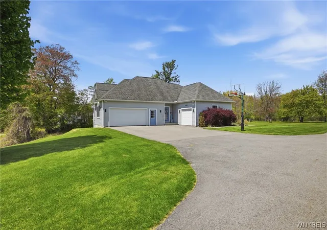 3rd image of 6784 Milestrip Rd, Orchard Park, NY 14127 | MLS# B1681566