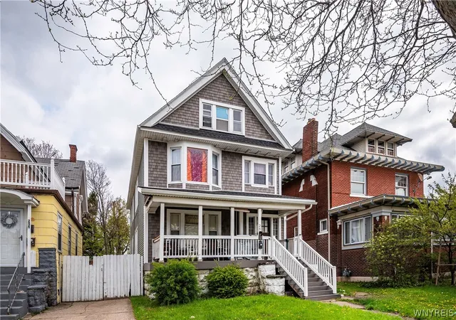 2nd image of 260 Humboldt Pkwy, Buffalo, NY 14214 | MLS# B1681680