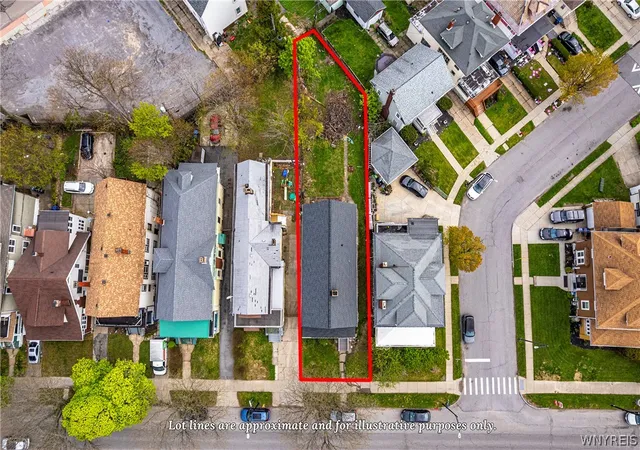 3rd image of 260 Humboldt Pkwy, Buffalo, NY 14214 | MLS# B1681680