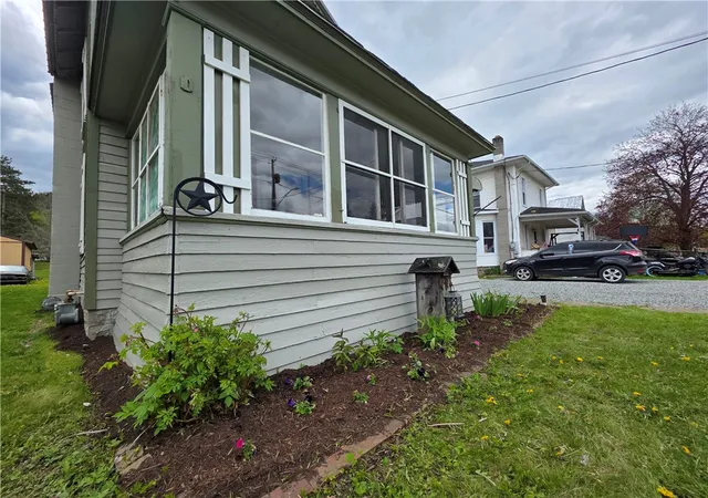 Photo 2 of Single family home for sale at 501 W Main St, Independence, NY 14709 | MLS# R1680782 | Listing updated on 2026-07-29