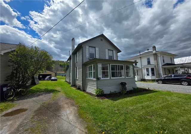 Photo 3 of Single family home for sale at 501 W Main St, Independence, NY 14709 | MLS# R1680782 | Listing updated on 2026-07-29