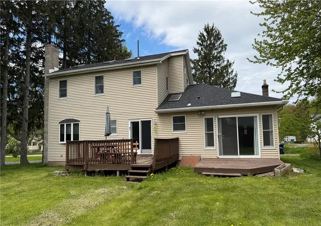 Homes for sale in Ontario, NY | 312 Berg Rd, Ontario, NY 14519 | MLS# R1681727