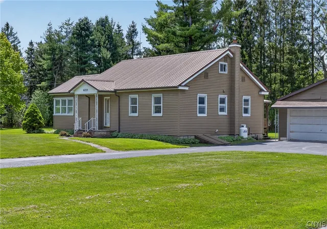 3rd image of 6255 S Mcdonald Rd, Elbridge, NY 13080 | MLS# S1680898