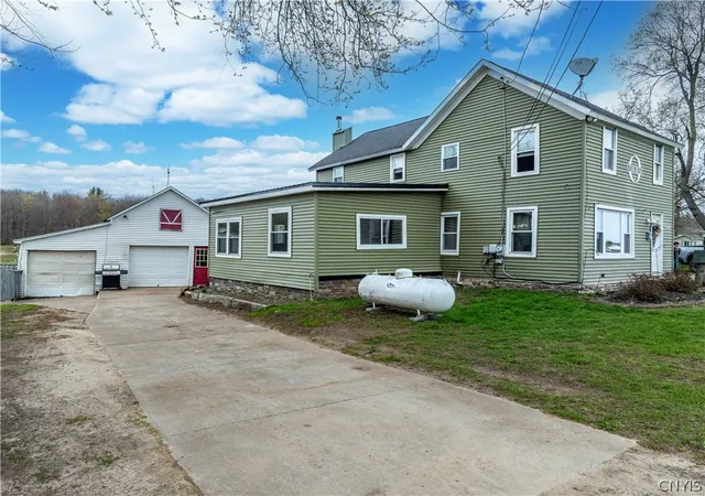 Homes for sale in Volney, NY | 266 Howard Rd, Volney, NY 13069 | MLS# S1681736