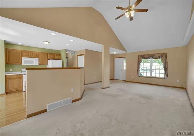 3rd image of 53 Alexander Pkwy, North Tonawanda, NY 14120 | MLS# B1680134